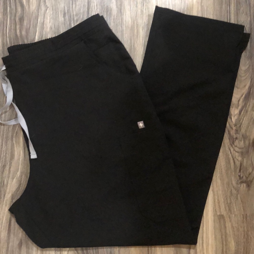 Women’s FIGS scrubs